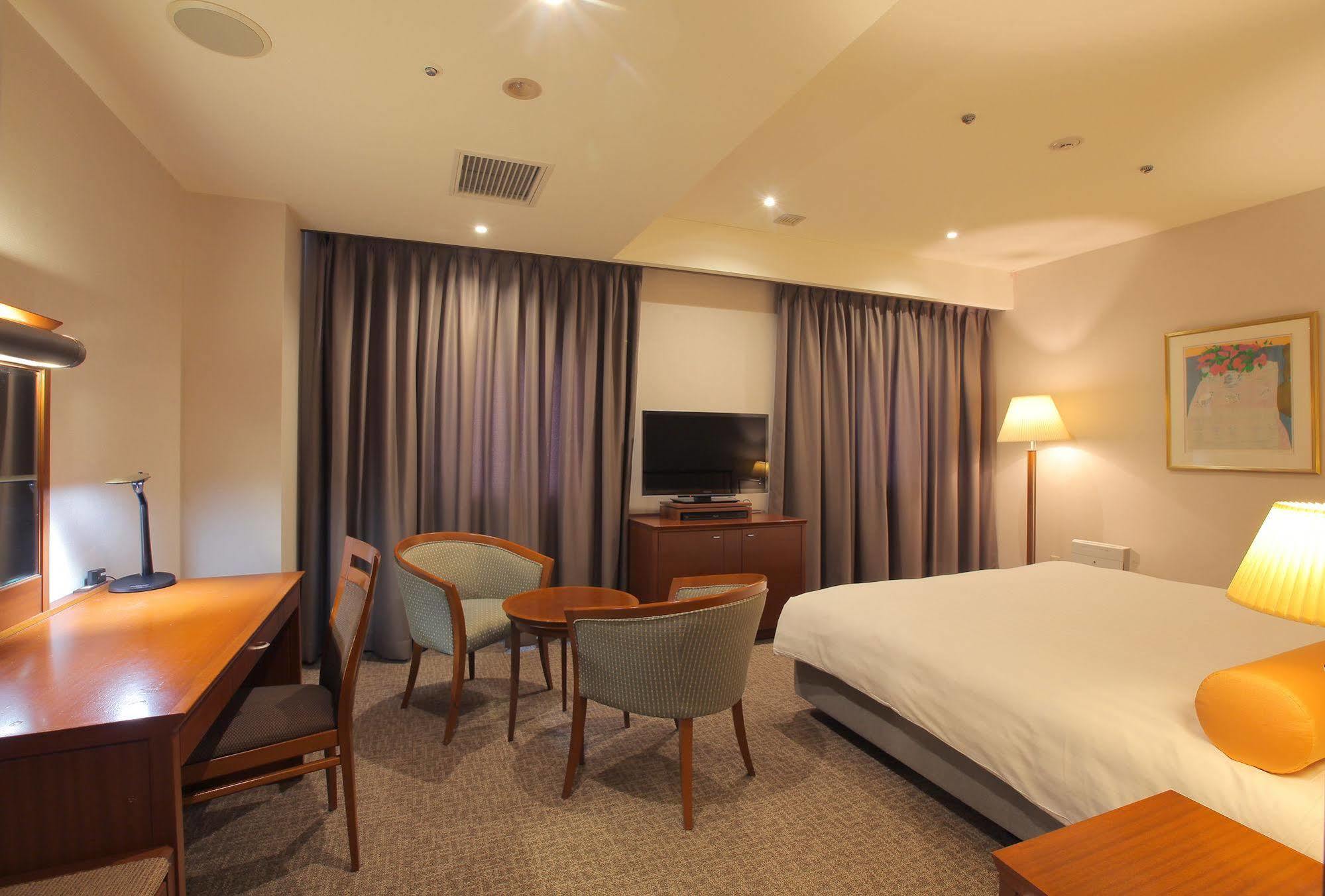 Odakyu Station Hotel Hon-Ацуги Екстериор снимка