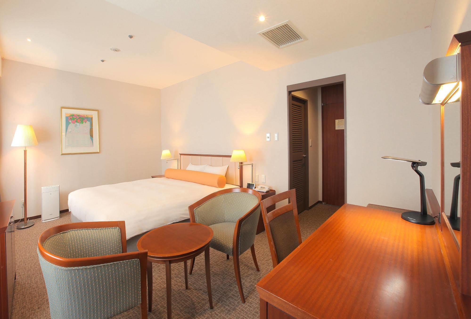 Odakyu Station Hotel Hon-Ацуги Екстериор снимка