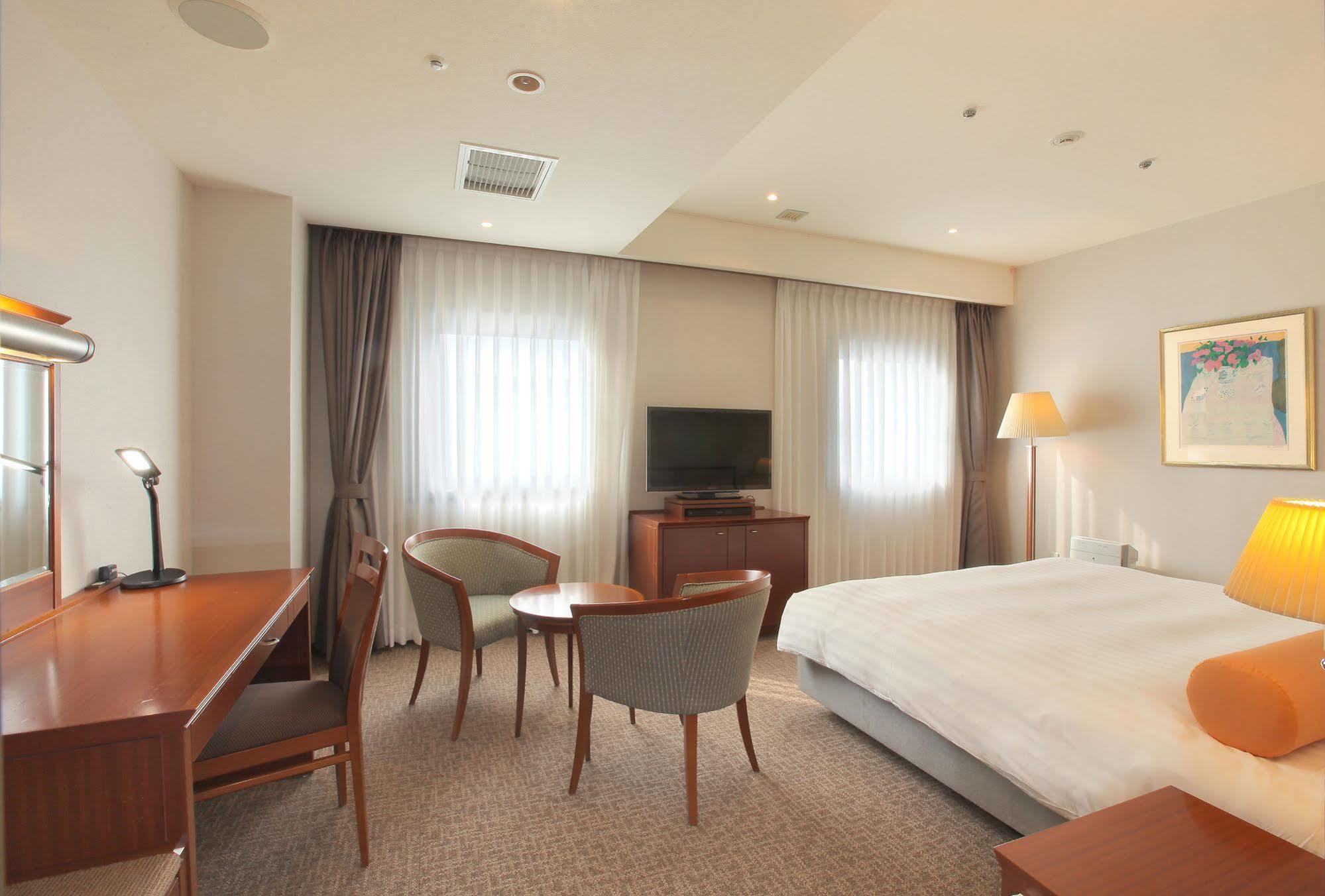 Odakyu Station Hotel Hon-Ацуги Екстериор снимка